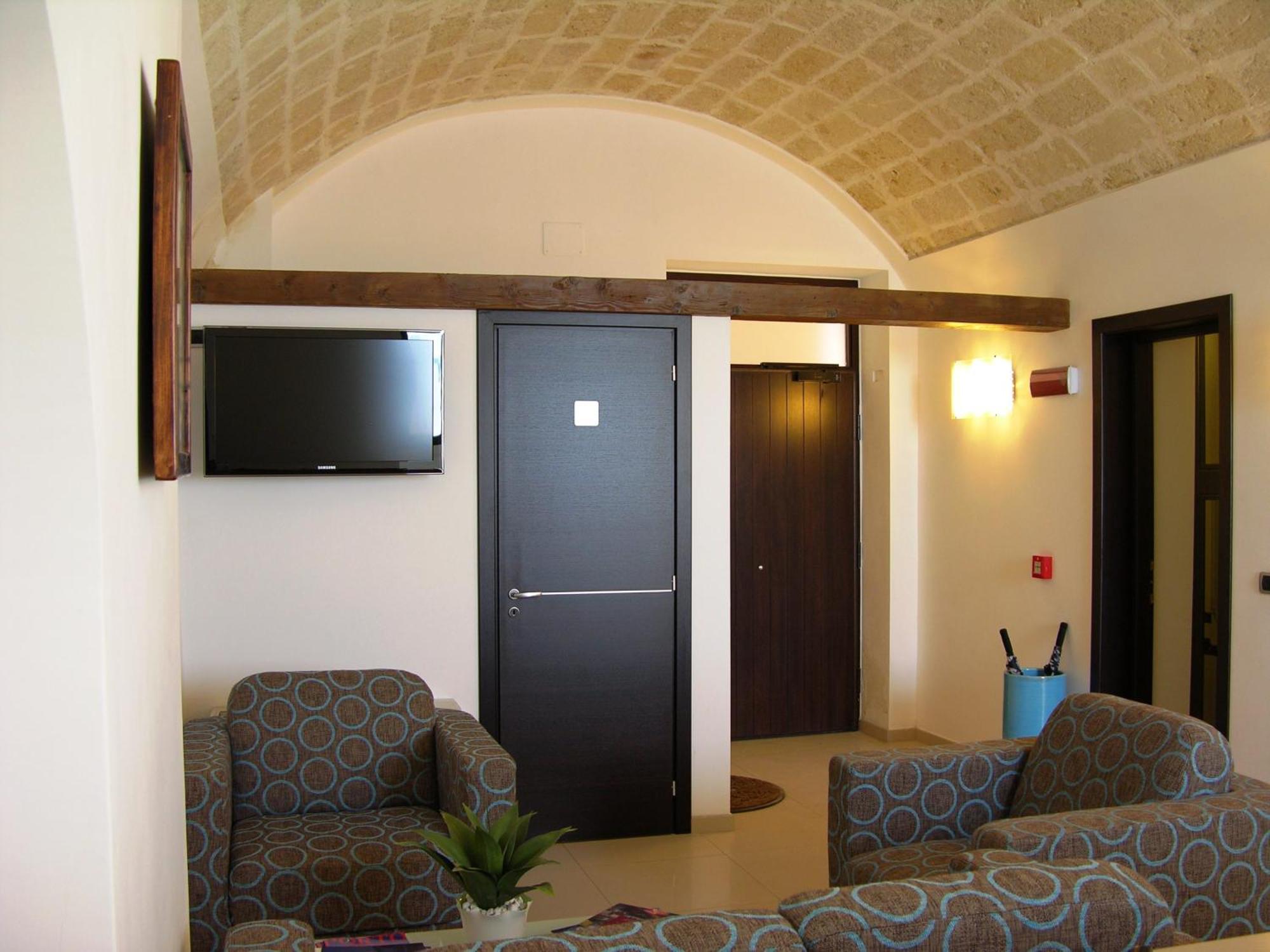 Baja Delle Sirene Bed & Breakfast Taranto Exterior photo